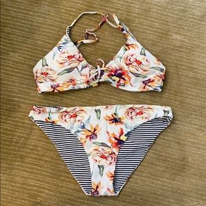 Floral Reversible Cupshe Bikini (WORN ONCE!)